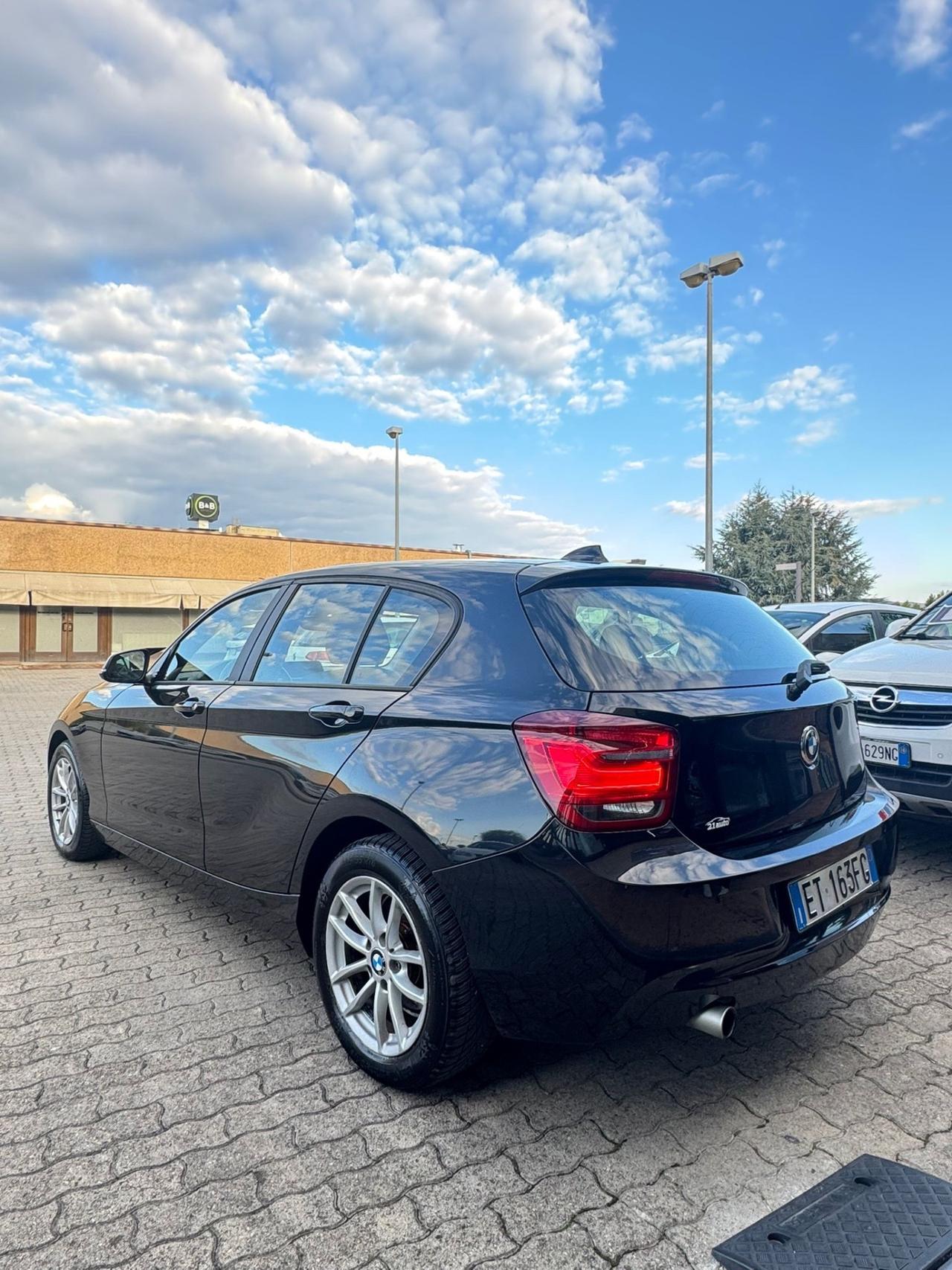 Bmw 114 114d 5p. Unique
