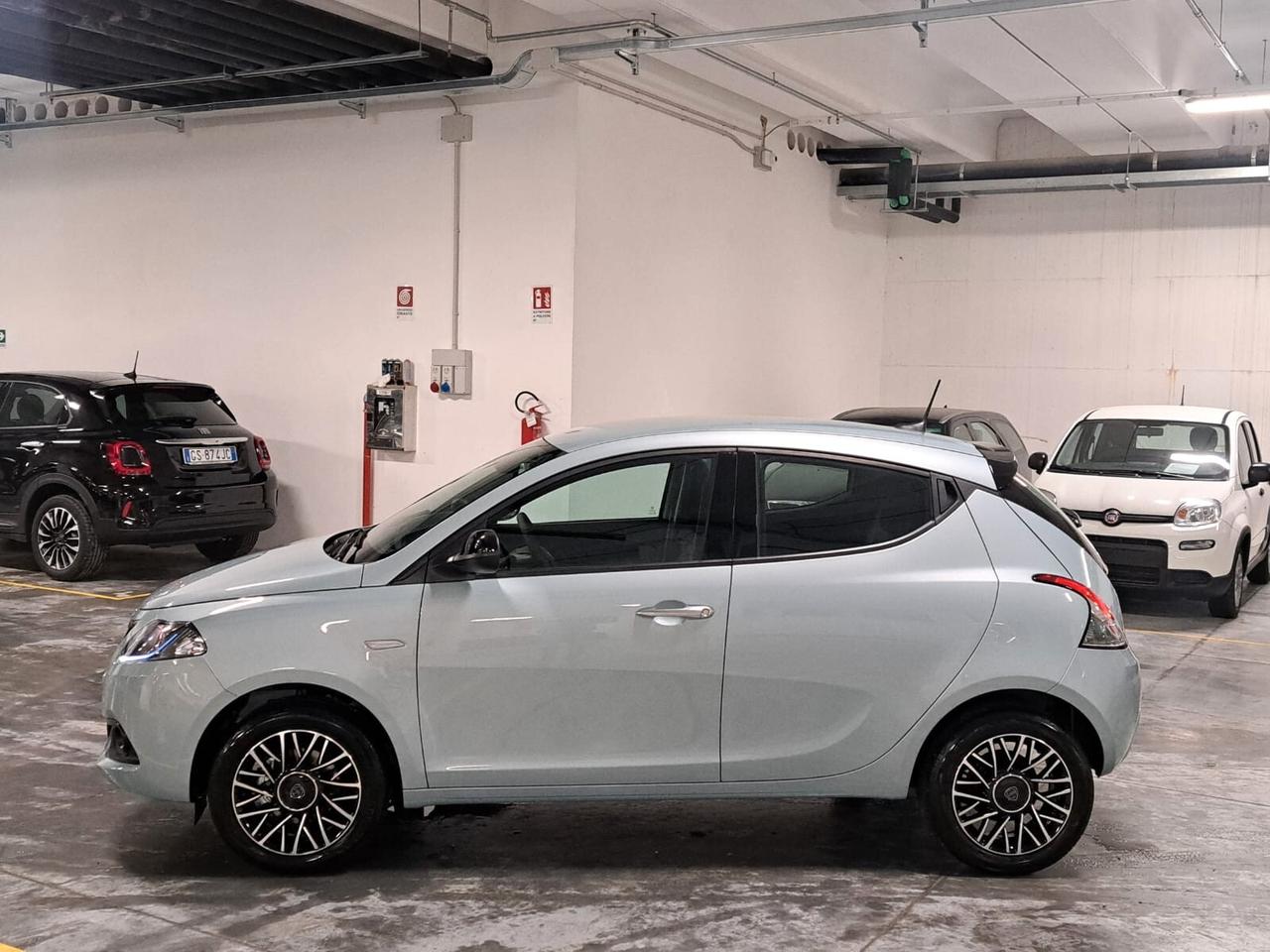 Lancia Ypsilon 1.0 FireFly Hybrid Platino MY'24 Km. 0 (GT641KA)