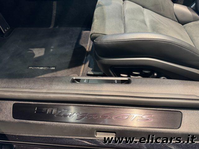PORSCHE 911 Targa 4 GTS
