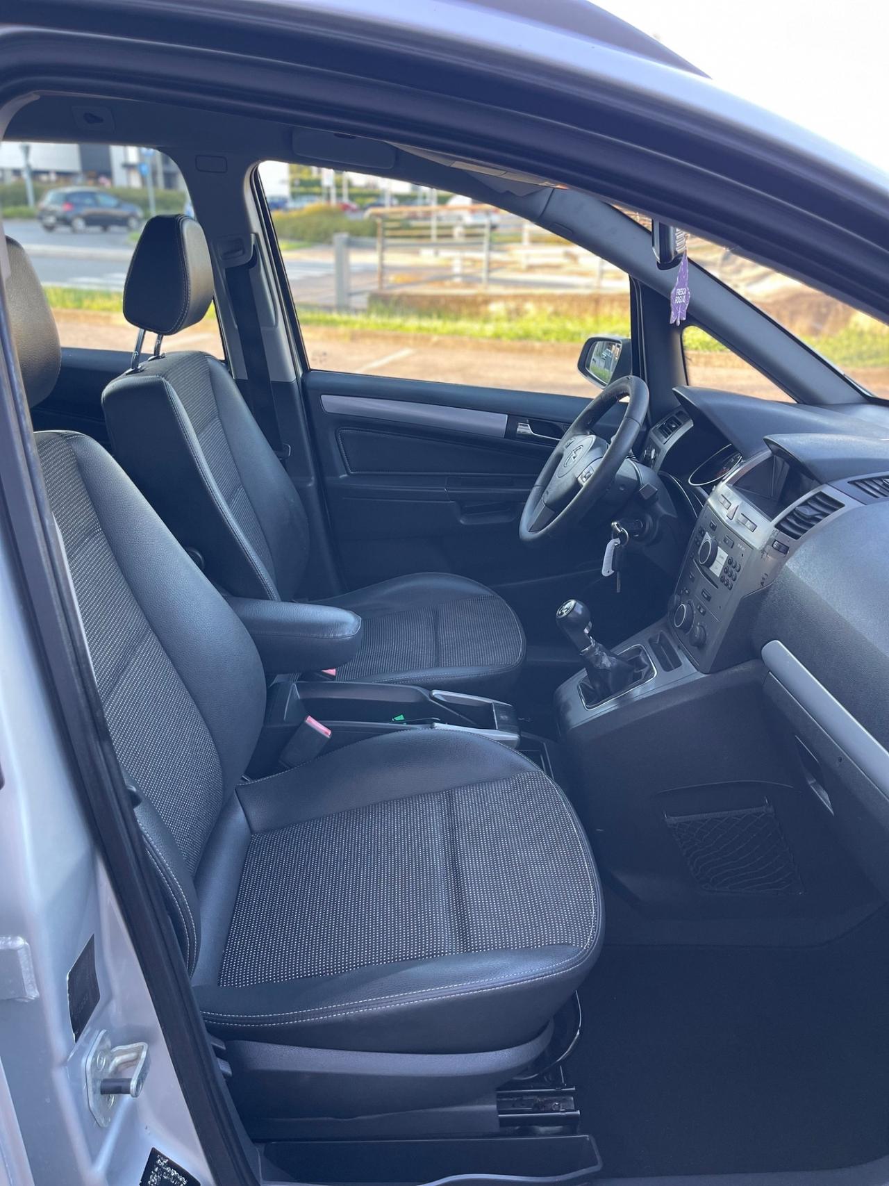 Opel Zafira 1.6 16V Twinport Cosmo