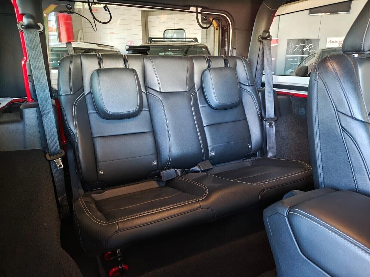 Jeep Wrangler 2.2 Mjt II Sahara 29.000 KM