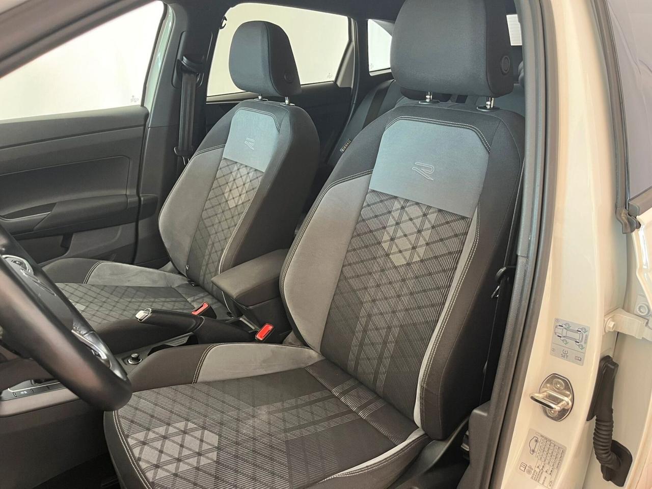 Volkswagen Taigo 1.0 TSI 110 CV DSG R-Line