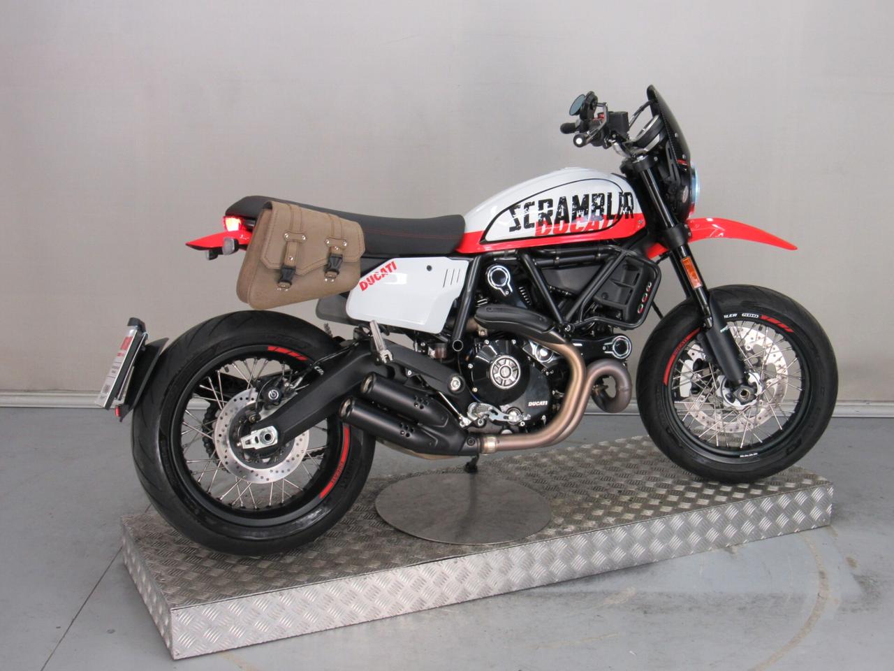 Ducati Scrambler 800 URBAN MOTARD