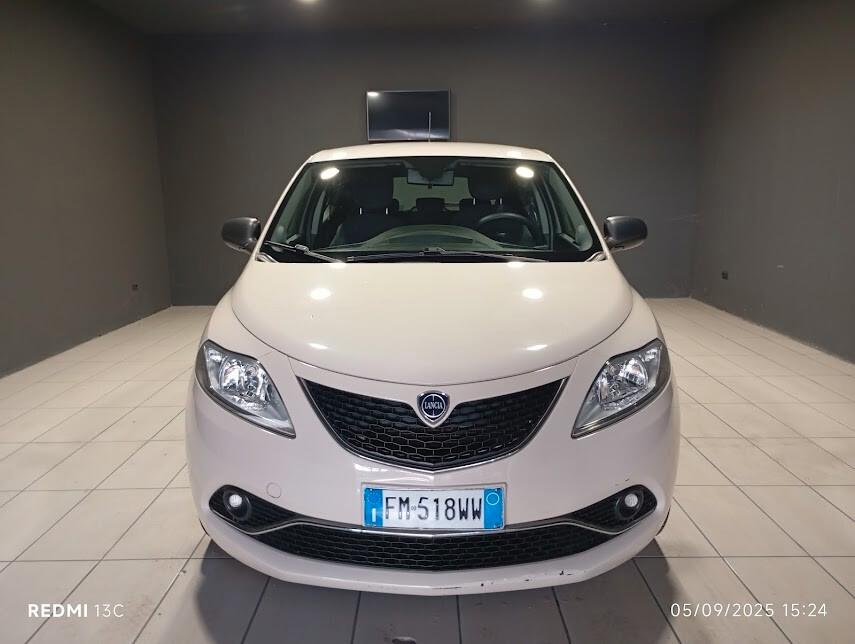 Lancia Ypsilon del 2017 benzina anche neopatentati