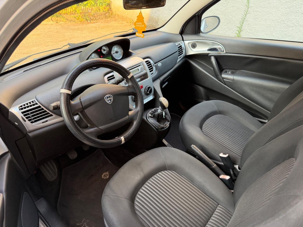 Lancia Ypsilon 1.2 Platino