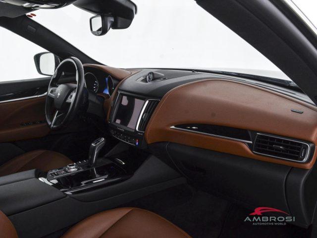 MASERATI Levante Levante V6 AWD Granlusso