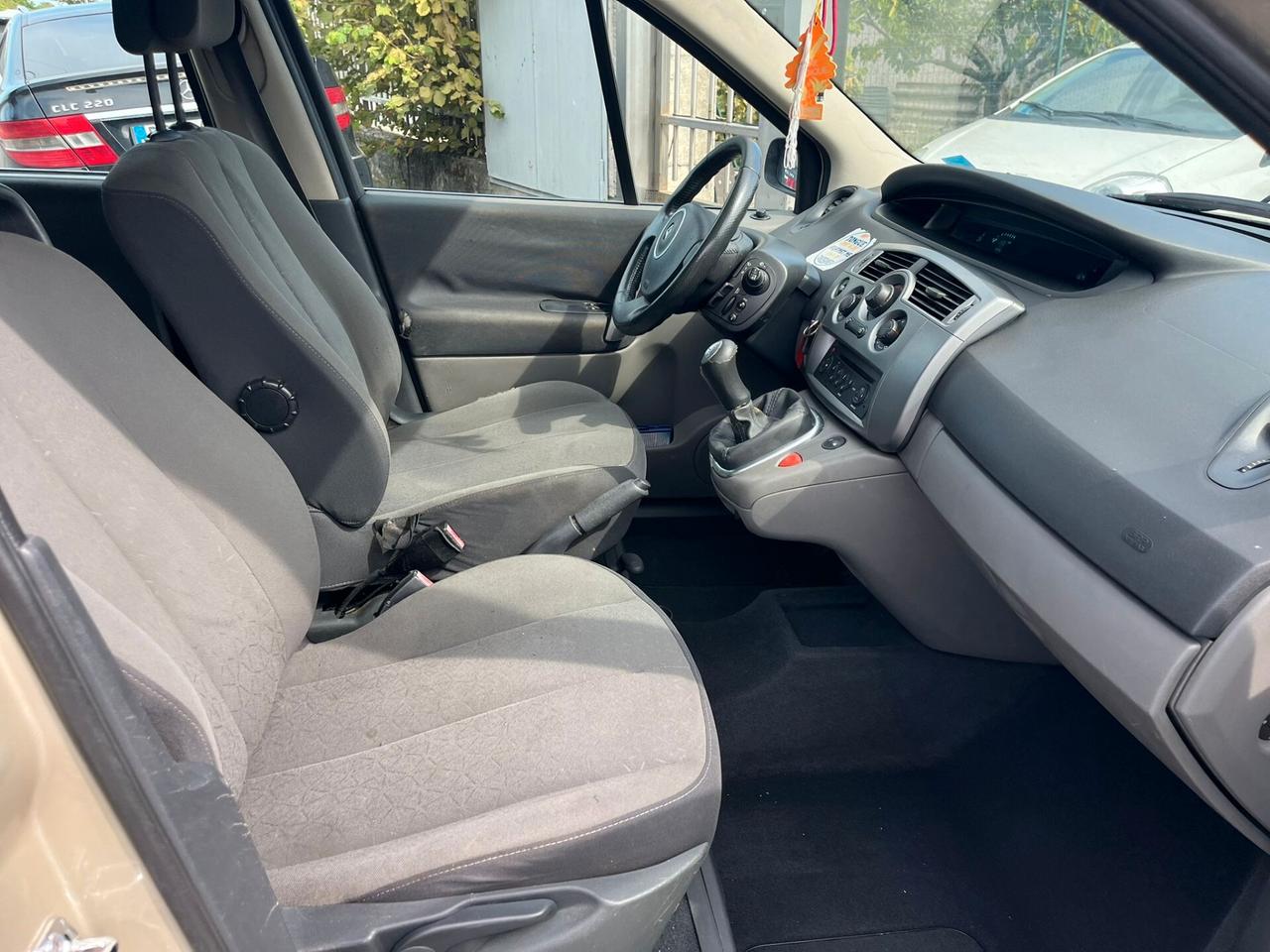 Renault Scénic 1.6 16V GPL