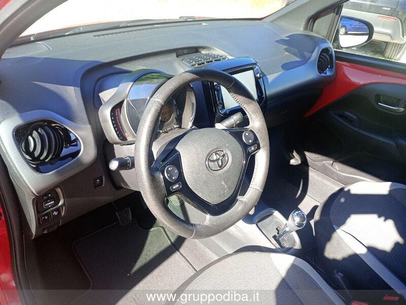 Toyota Aygo II 2018 5p 5p 1.0 x-wave grey m-mt 72cv