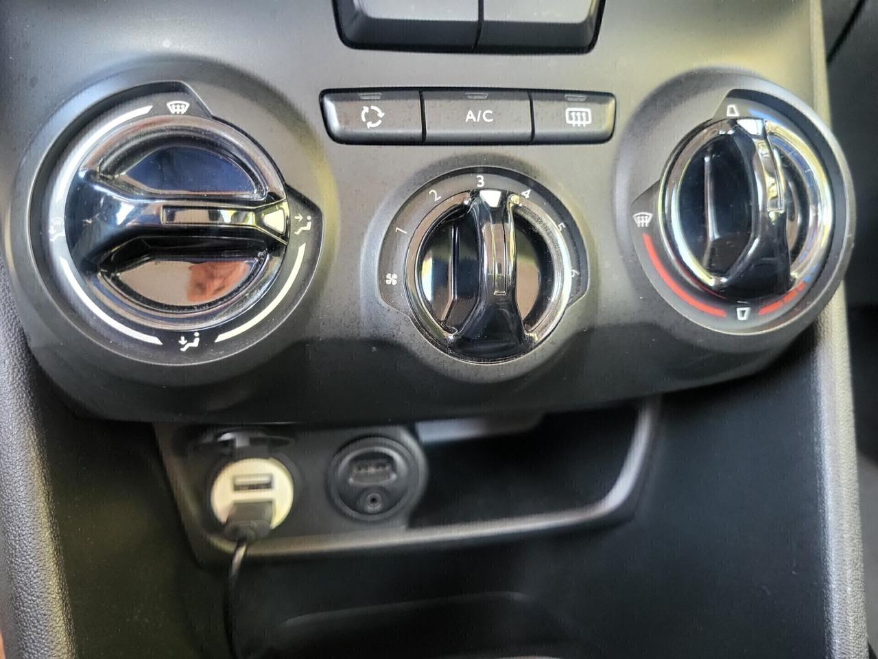 PEUGEOT 208-1,2 GPL-UNICA PROPRIET-3 REVISIONI