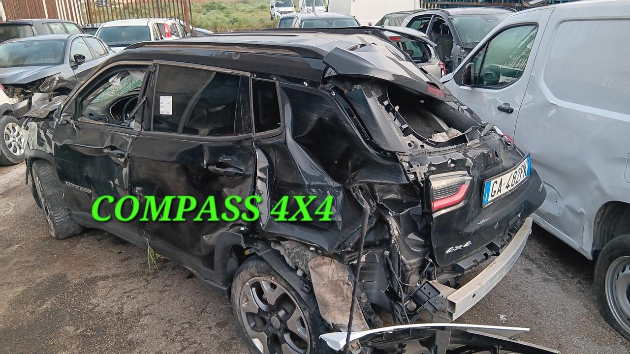 Jeep Compass 4x4 incidentata sinistrata mondialcars 020