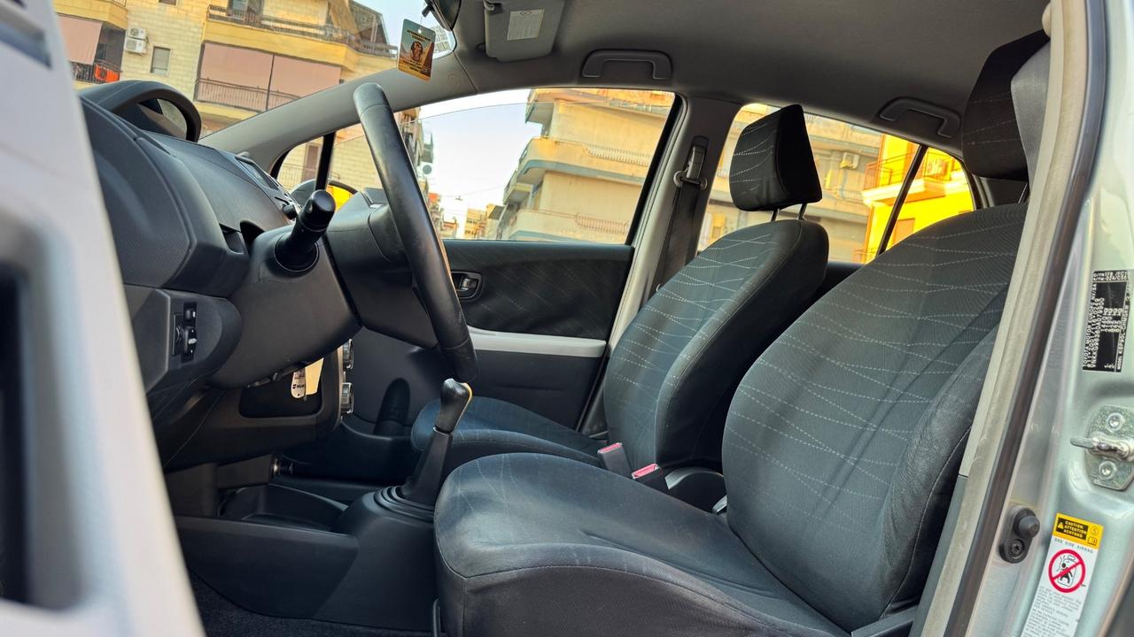 Toyota Yaris 1.0 5 porte Sol
