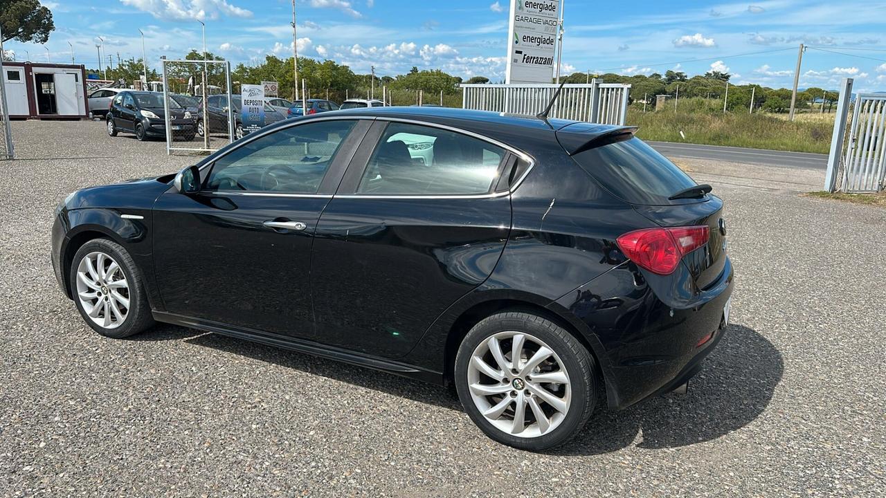 Alfa Romeo Giulietta 1.6 JTDm-2 105 CV Distinctive