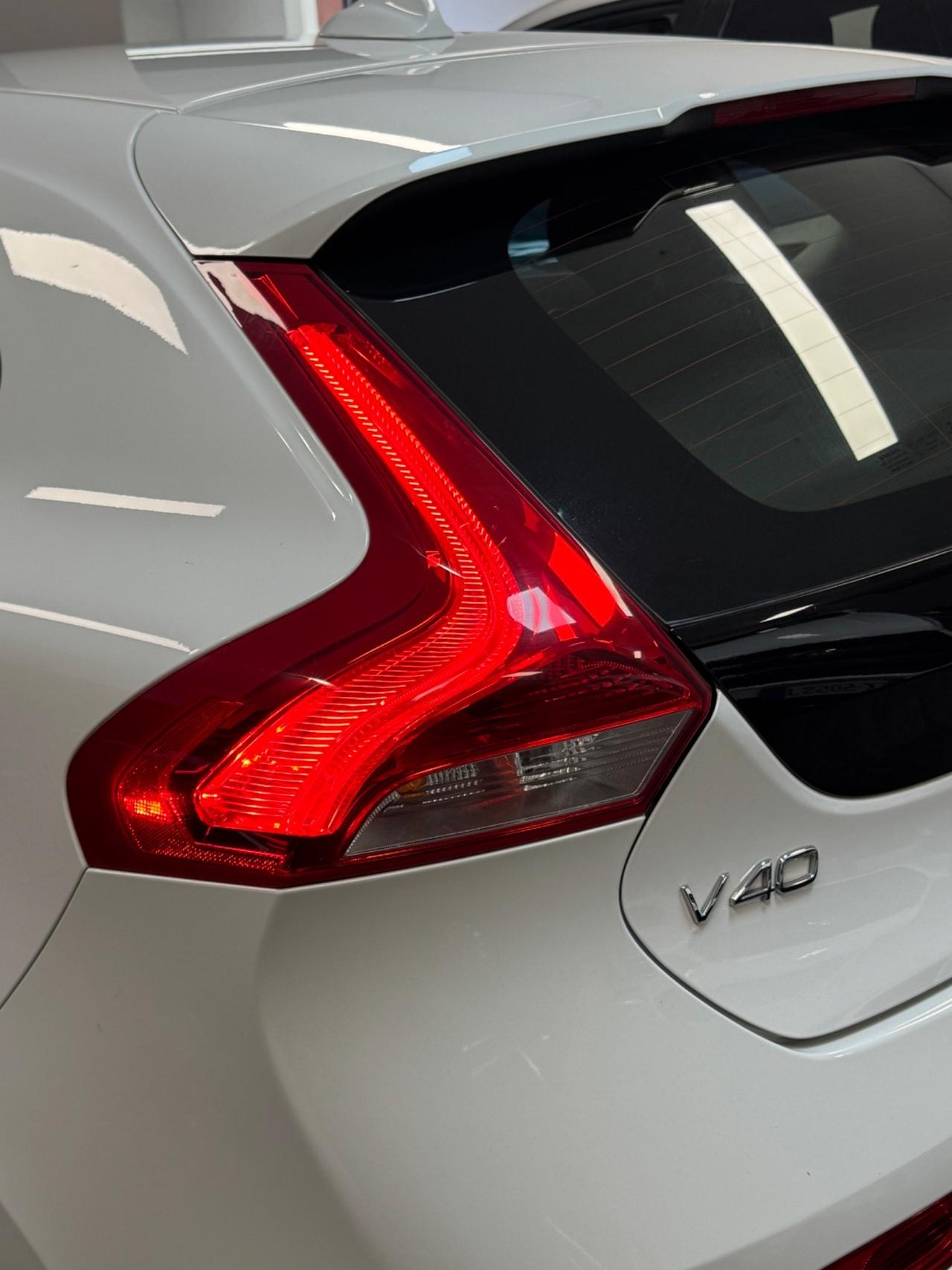 Volvo V40 2.0 120 CV D2 FINANZIABILE