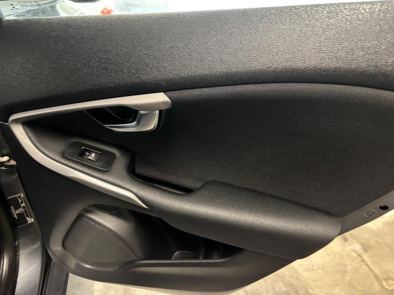 Volvo V40 D2 1.6 Summum | OK NEOPATENTATI |