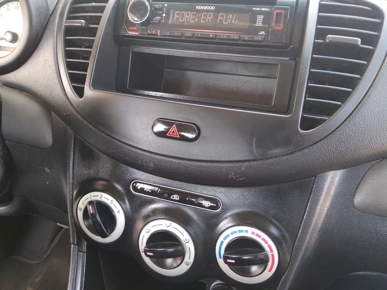 Hyundai i10 1.1 12V 64cv BlueDrive GPL Style x neopatentati