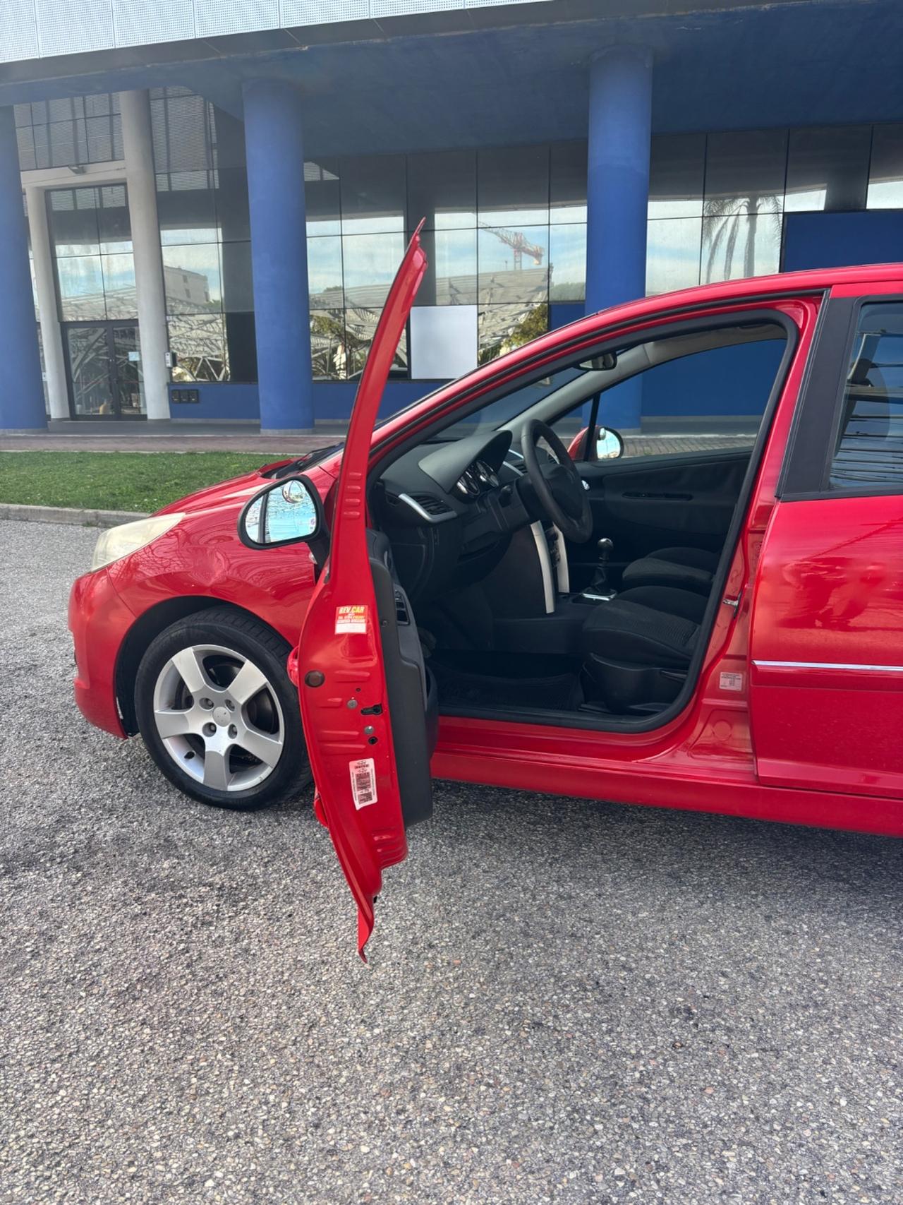 Peugeot 207 NEOPATENTATI