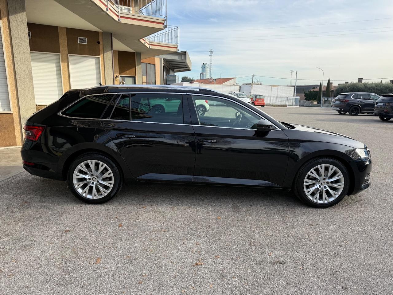 Skoda Superb 2.0 TDI 150 CV SCR DSG Wagon