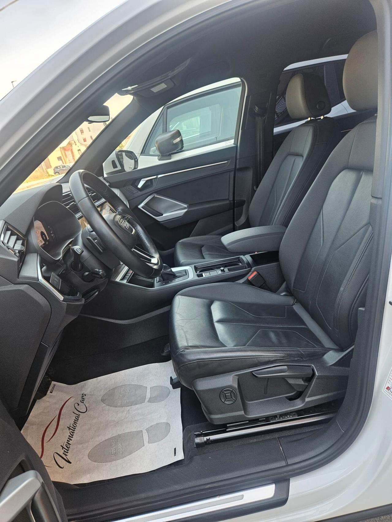 Q3 35 2.0 tdi 150cv Business Advanced s-tronic