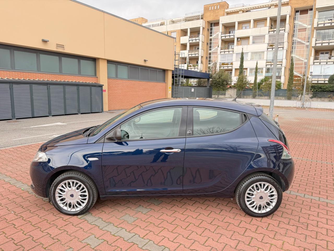 Lancia Ypsilon 1.2 GPL Ecochic Silver