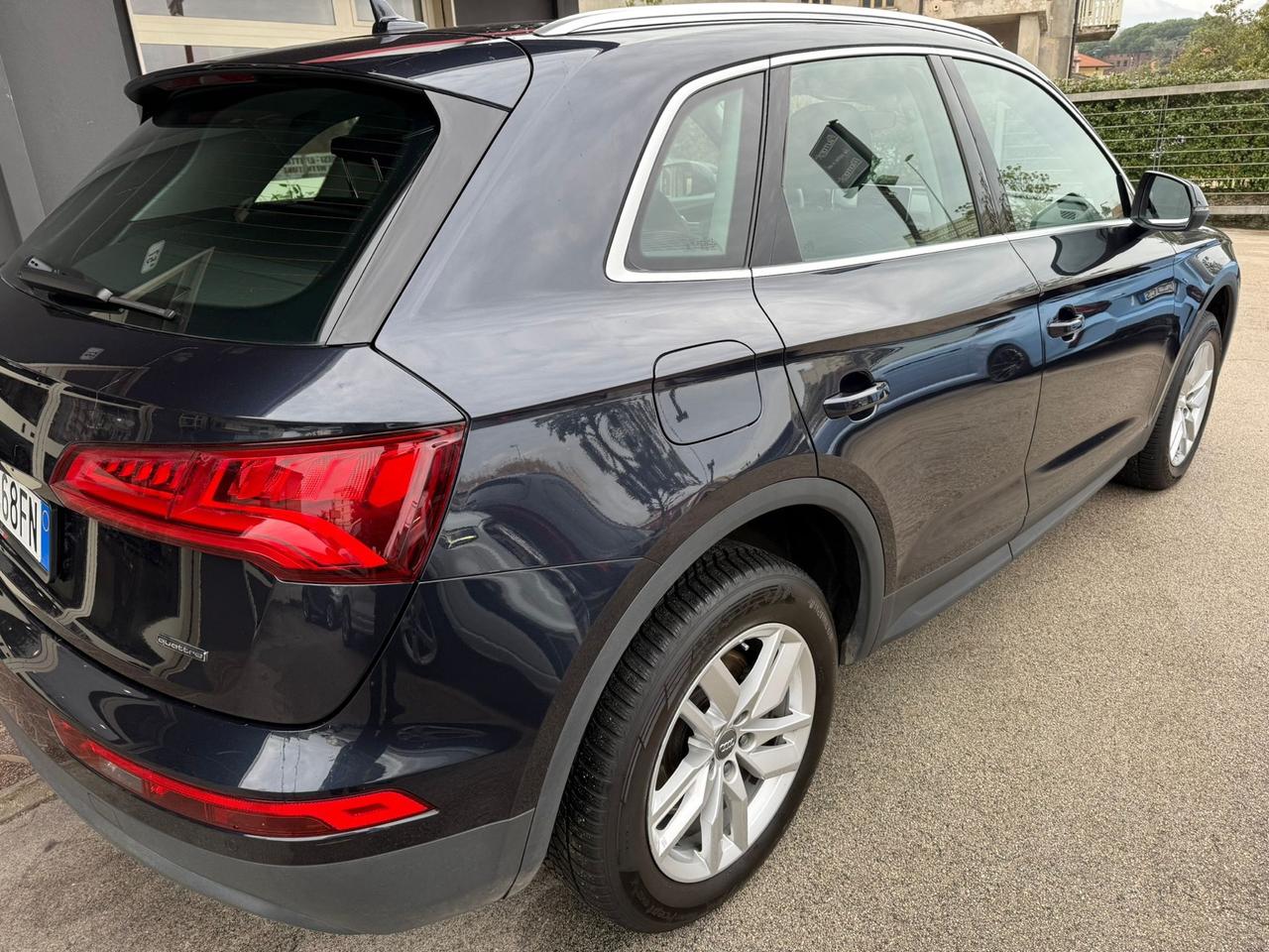 Audi Q5 35 TDI quattro S tronic Business Design