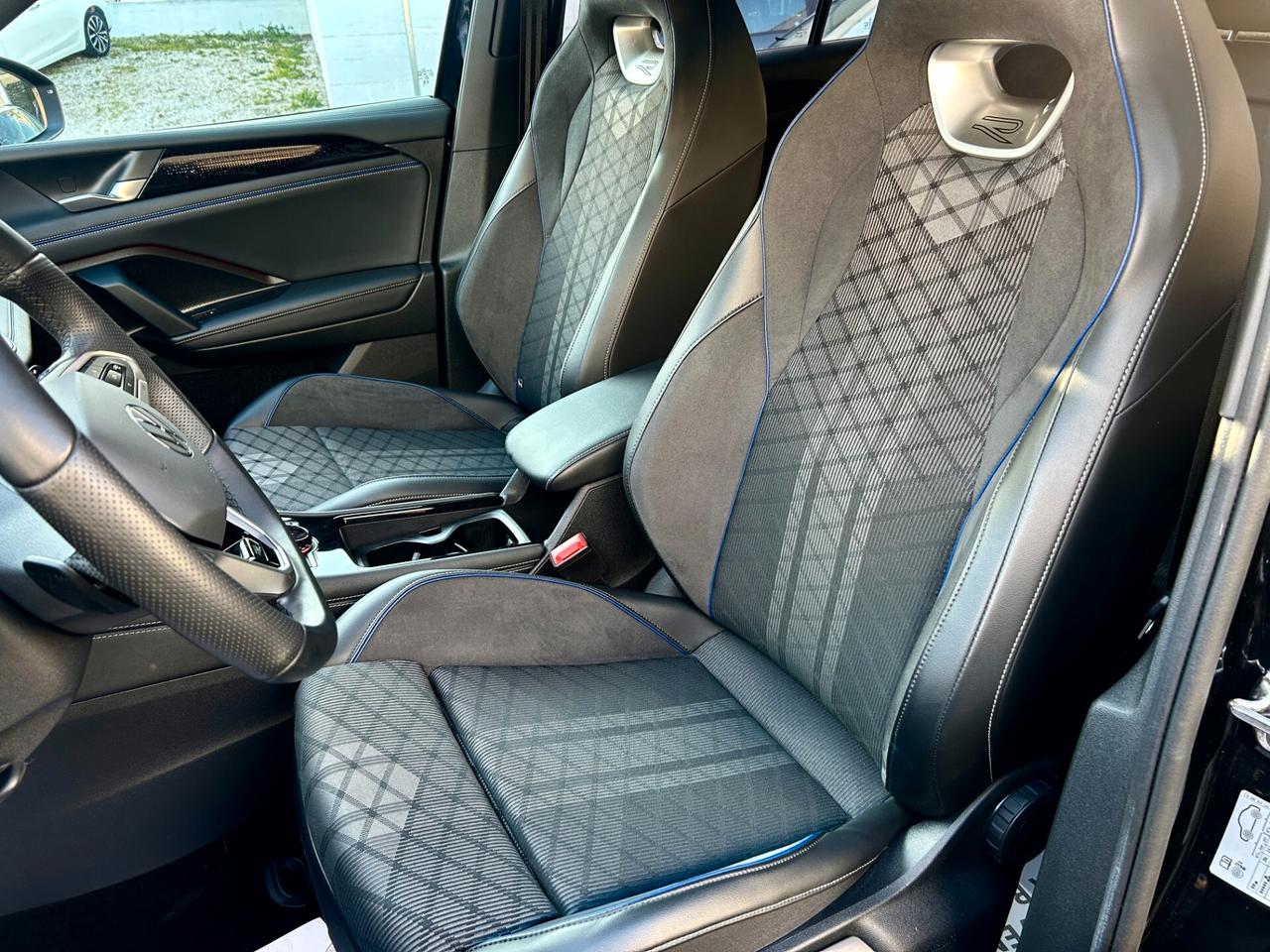 Volkswagen Tiguan 2.0 TDI 150 CV DSG R-Line 2024