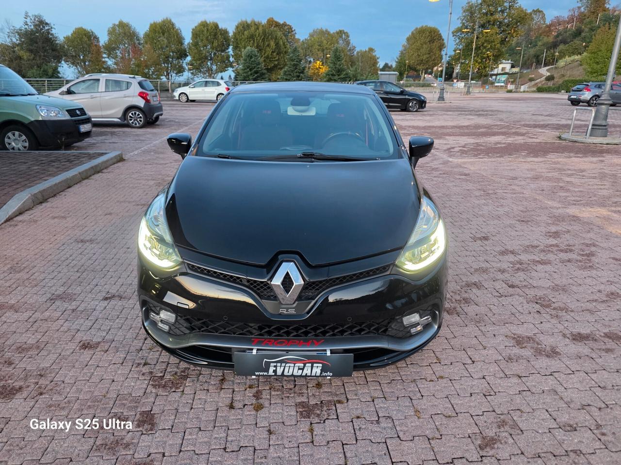 Clio rs trophy cv 220 valutiamo usato