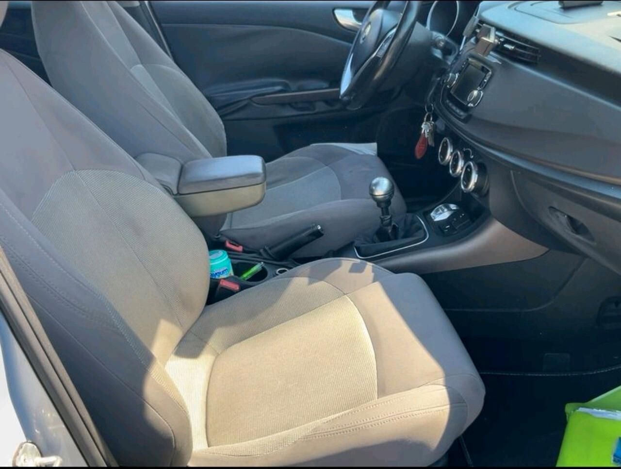 Alfa Romeo Giulietta 1.6 JTD105 cv ok neopatentati.