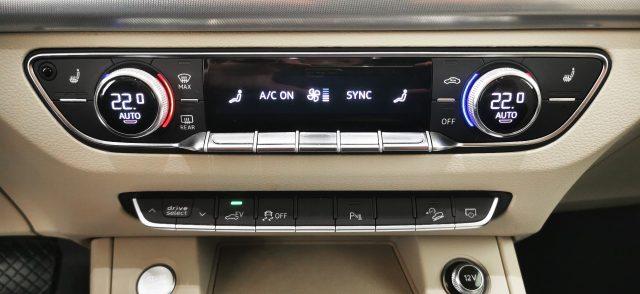 AUDI Q5 50 TFSI e quattro S tronic Business