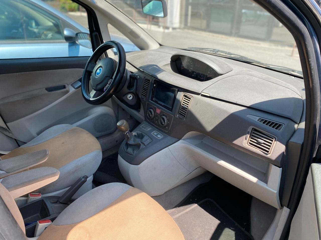 2 Lancia Ypsilon -Fiat idea - Opel meriva - IN BLOCCO