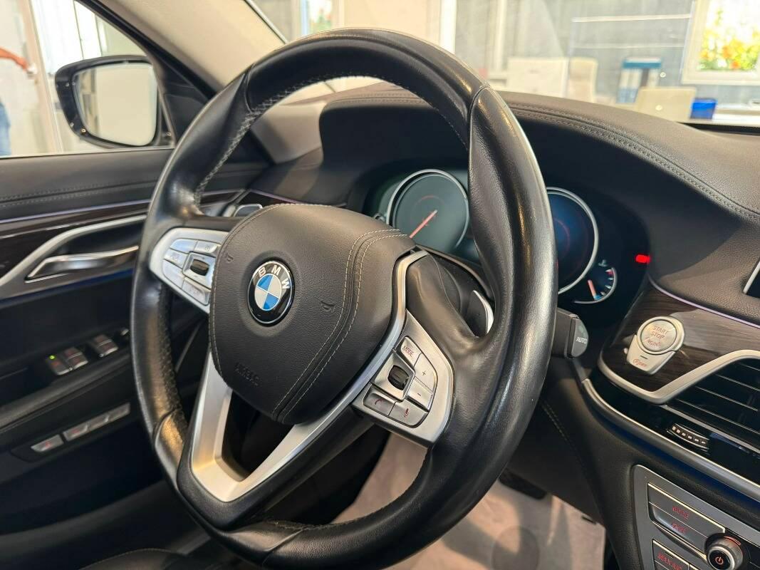 BMW Serie 7 G 11-12 2015 750i xdrive Luxury auto