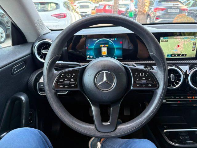 MERCEDES-BENZ CLA 200 d