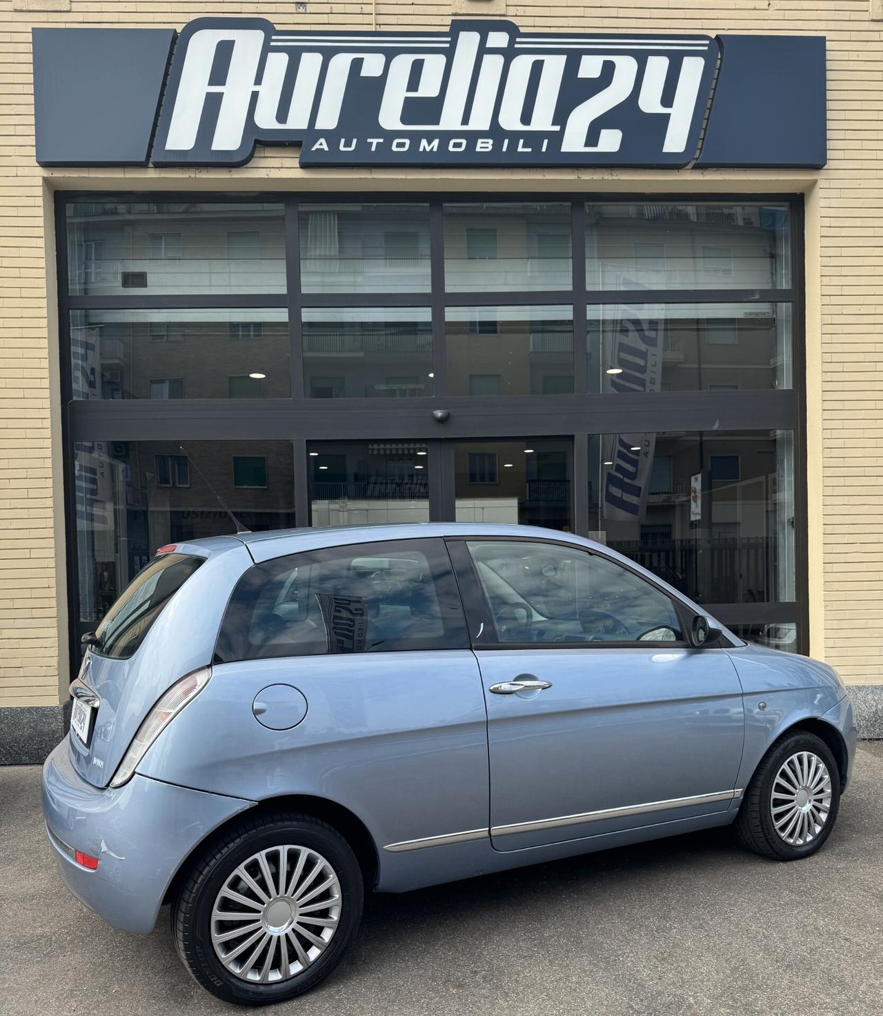 Lancia Ypsilon 1.3 MJT 75 CV Argento NEOPATENTATI