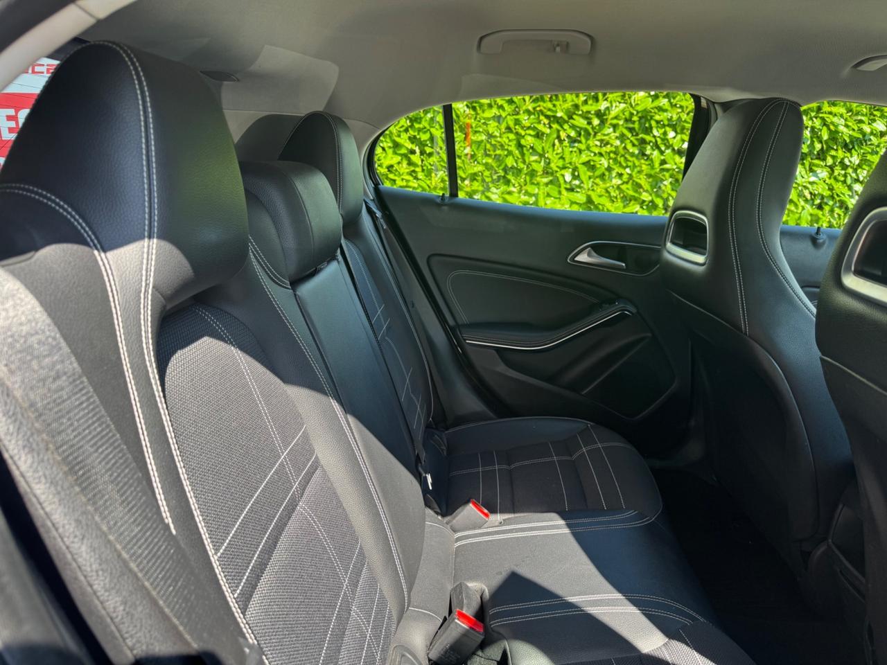 Mercedes-benz GLA 180 d Premium