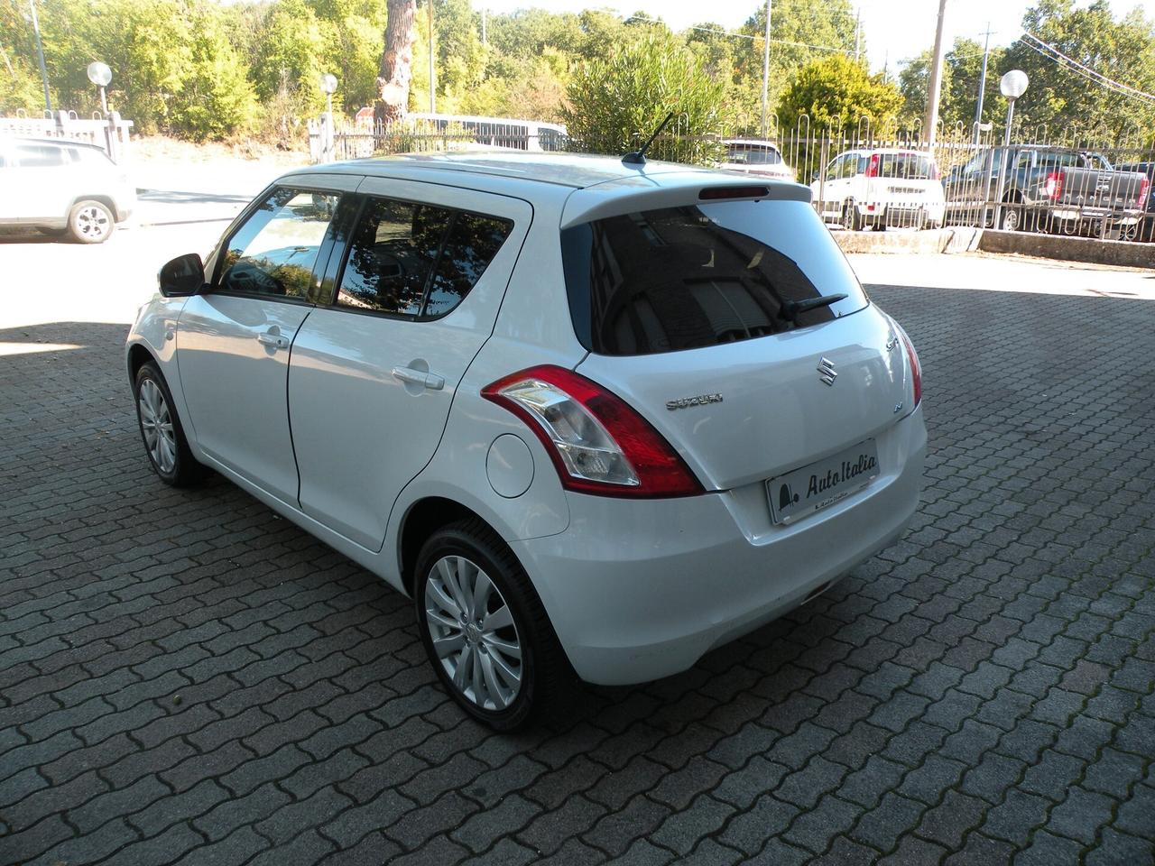 SUZUKI SWIFT 1.2 VVT 94CV 4WD Top 2011
