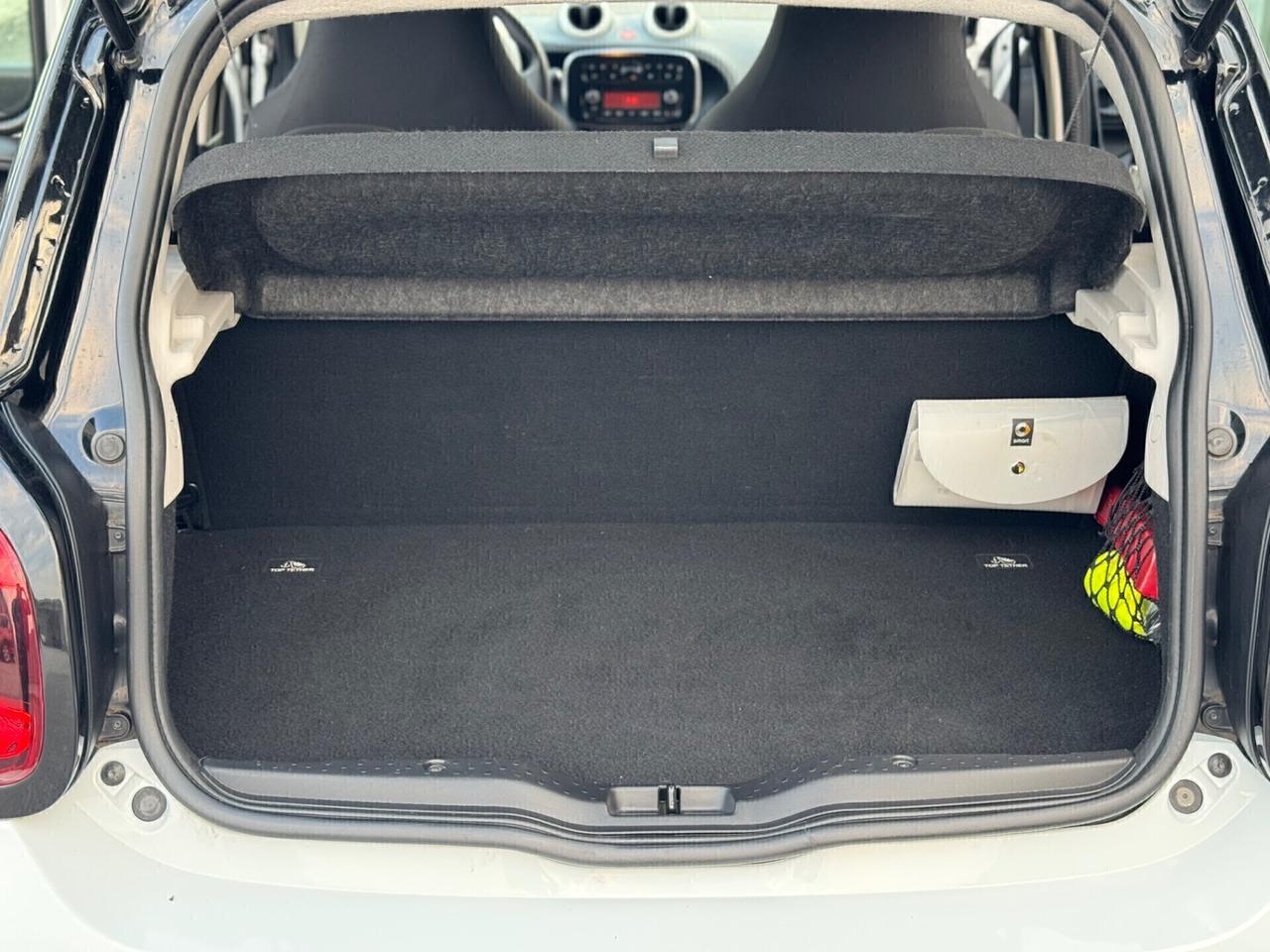 Smart ForFour 70 1.0 Youngster Neopatentati !