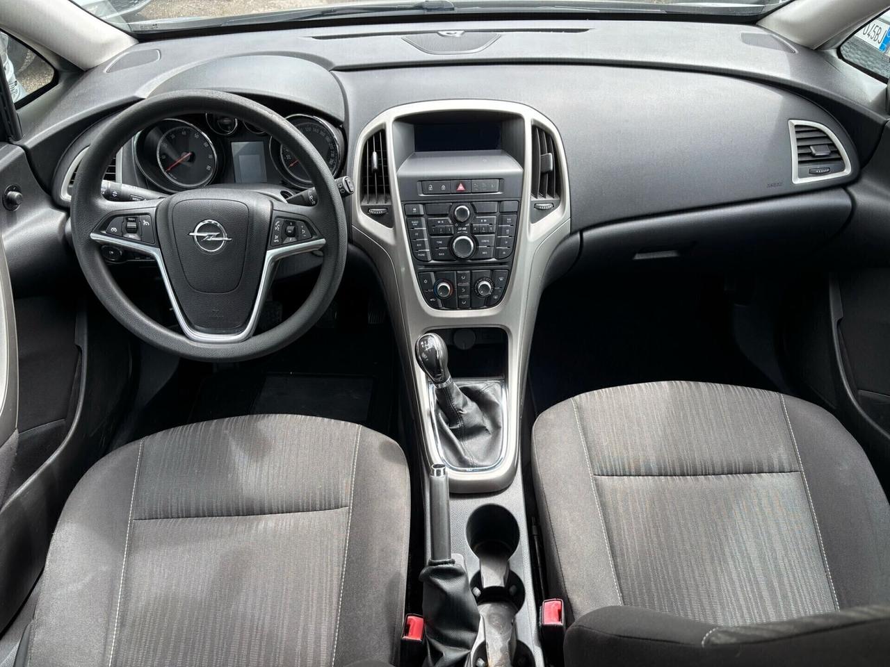 Opel Astra 1.4 100CV Sports Tourer Cosmo ok Neopatentati