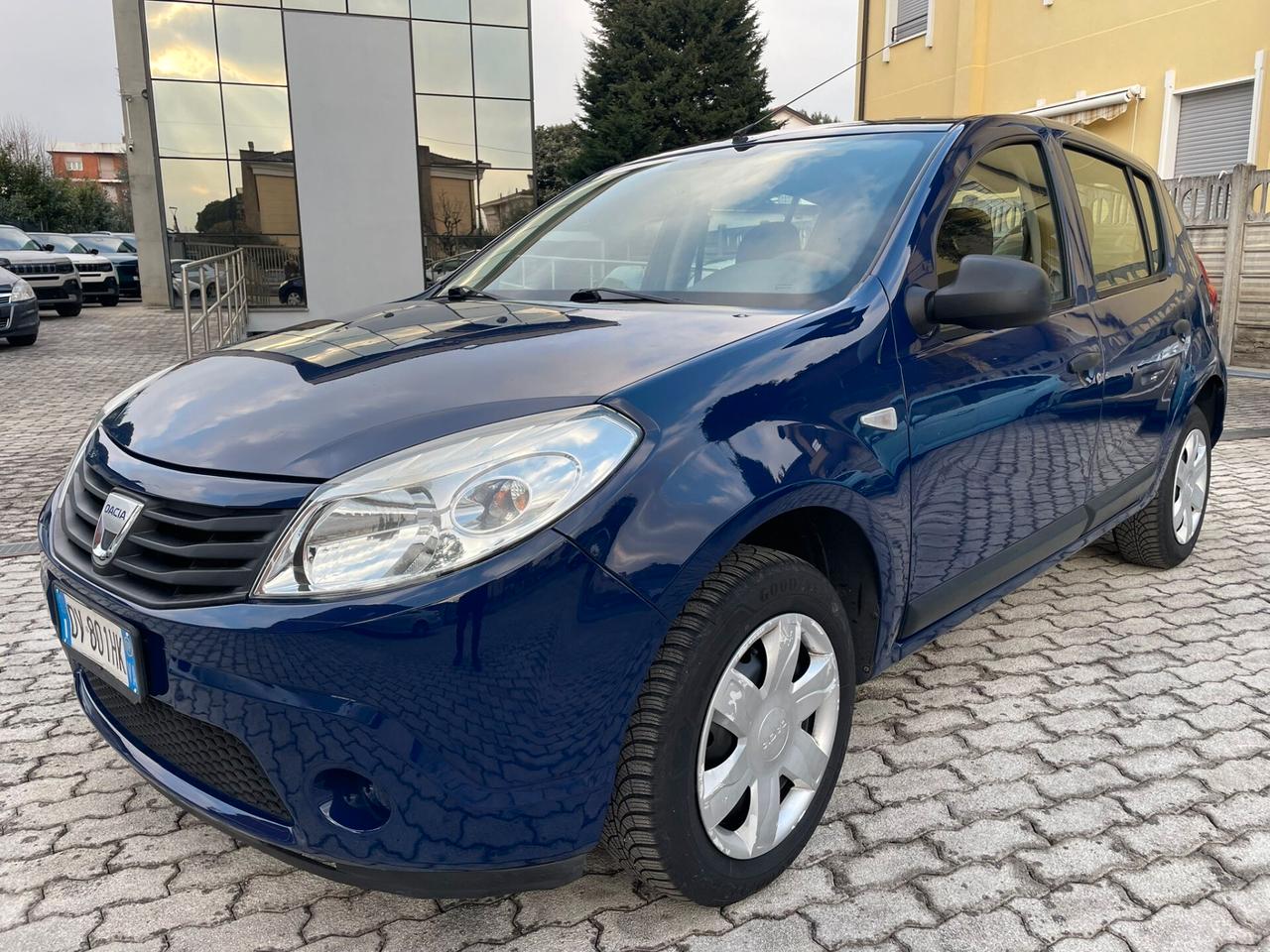 Dacia Sandero 1.6 8V Lauréate NEOPATENTATI