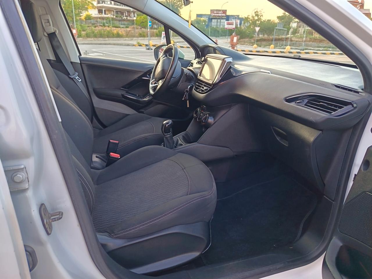 Peugeot 208 1.6 diesel NEOPATENT 120.000KM
