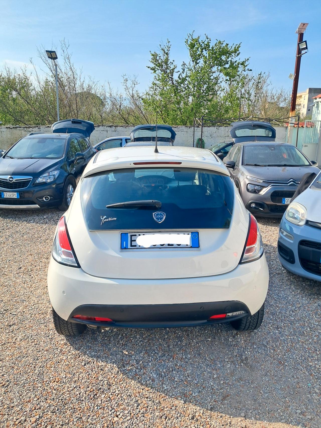 Lancia Ypsilon 1.2 5 porte GPL Platino