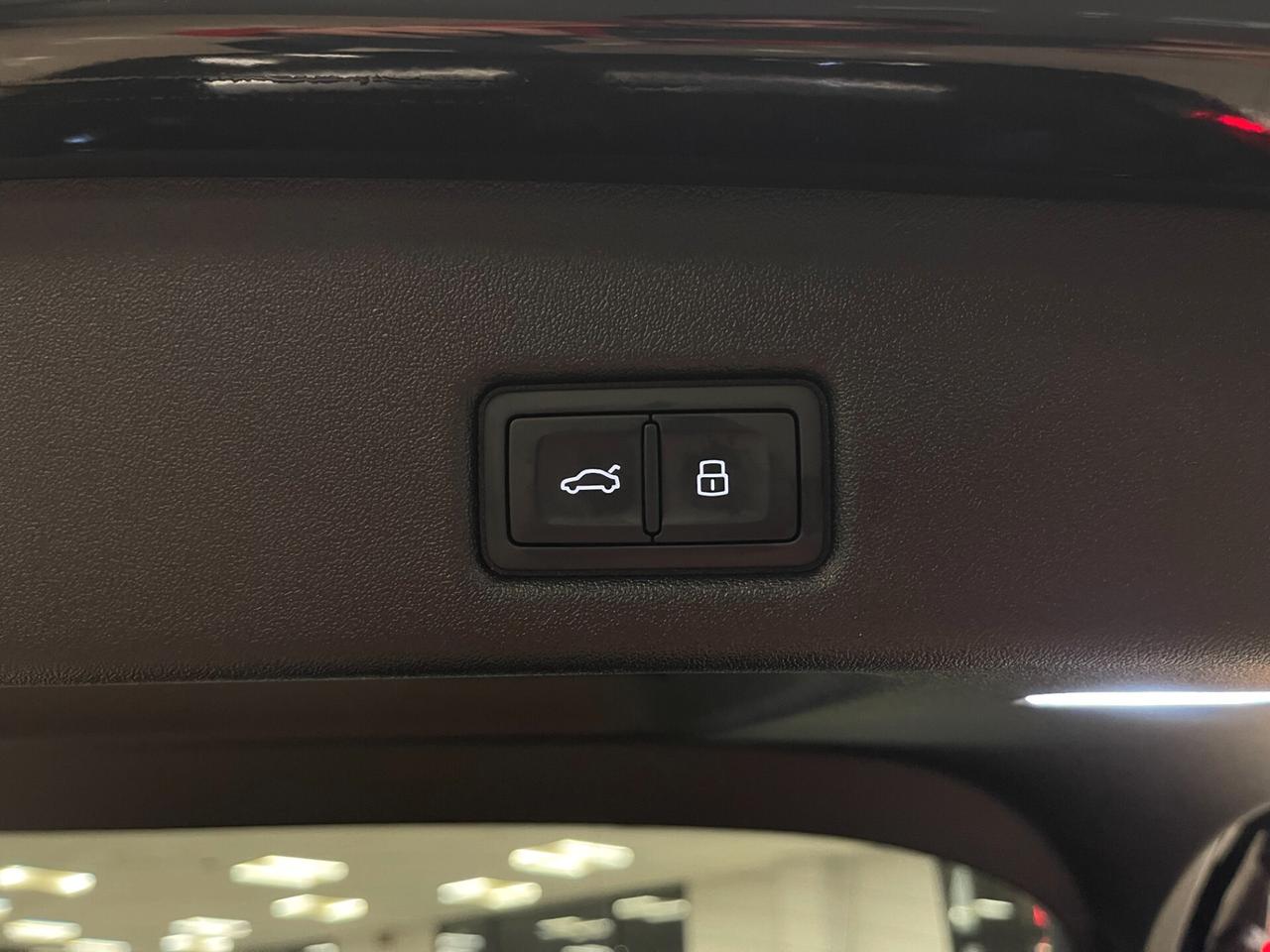 Nuova Audi Q5 SPB 2.0 TDi 204cv S-Line tech pro