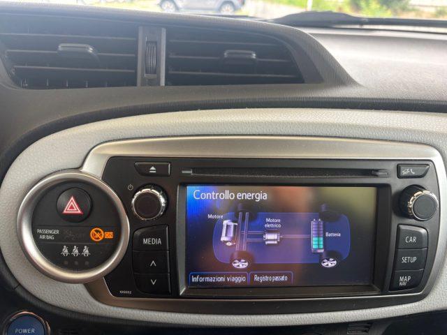 TOYOTA Yaris 1.5 Hybrid 5 porte AUTOMATICA OK NEOPATENTATI