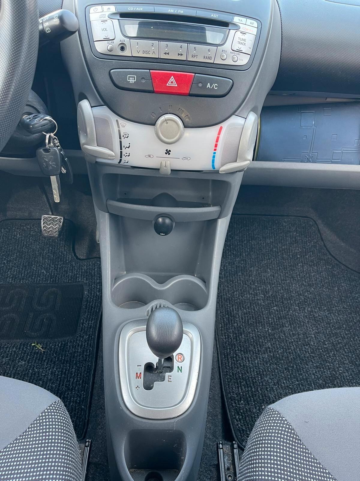 Peugeot 107 5p 1.0 12v Sweet Years AUTOMATICA
