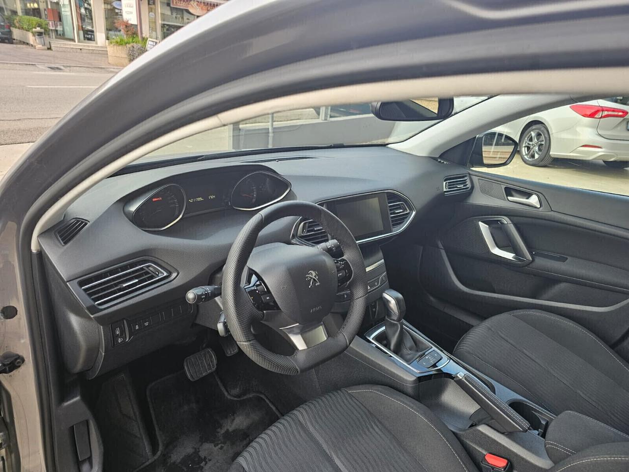 Peugeot 308 BlueHDi 120 EAT6 SW Business