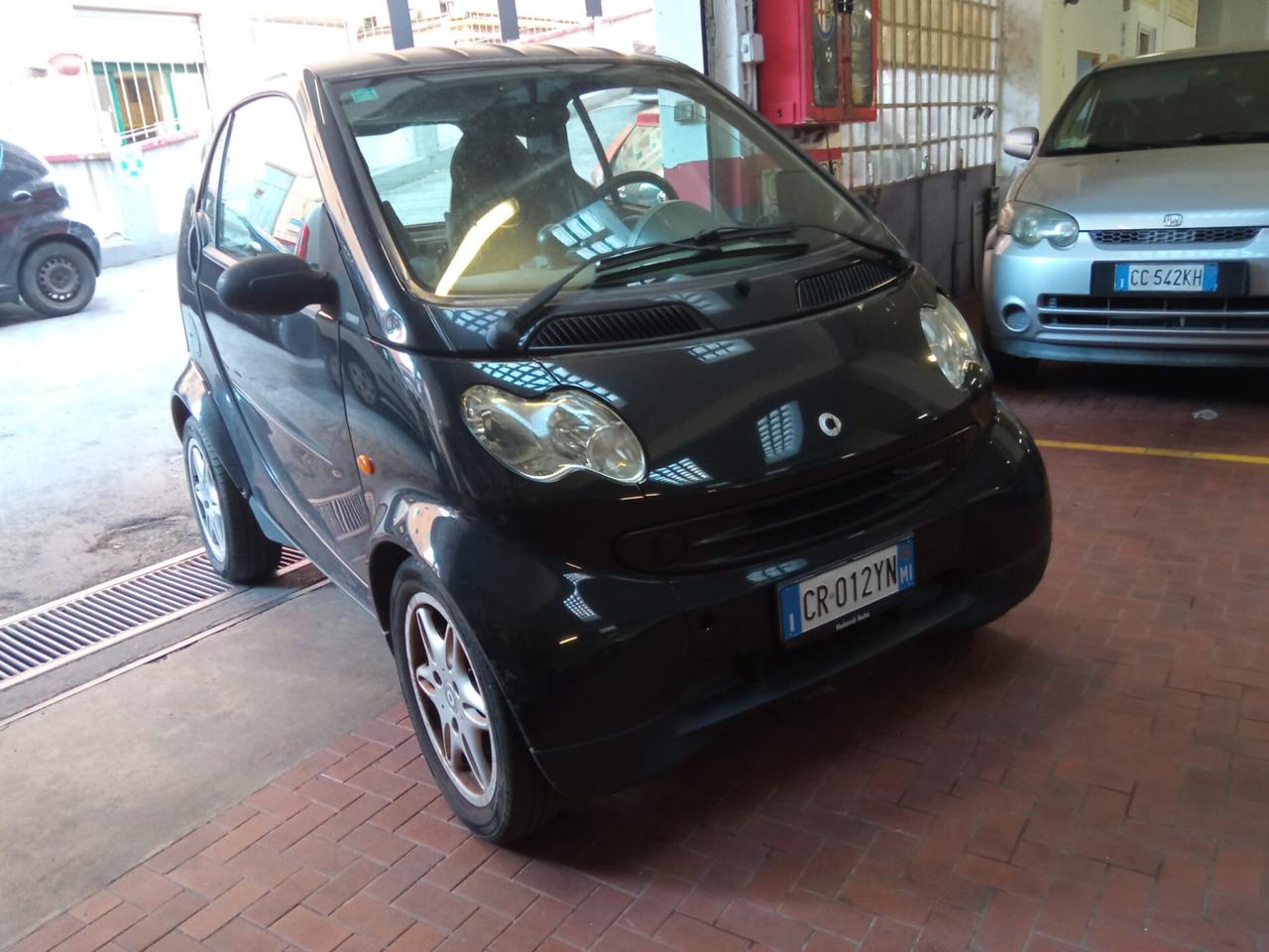 Smart ForTwo 700 coupé pure 61CV