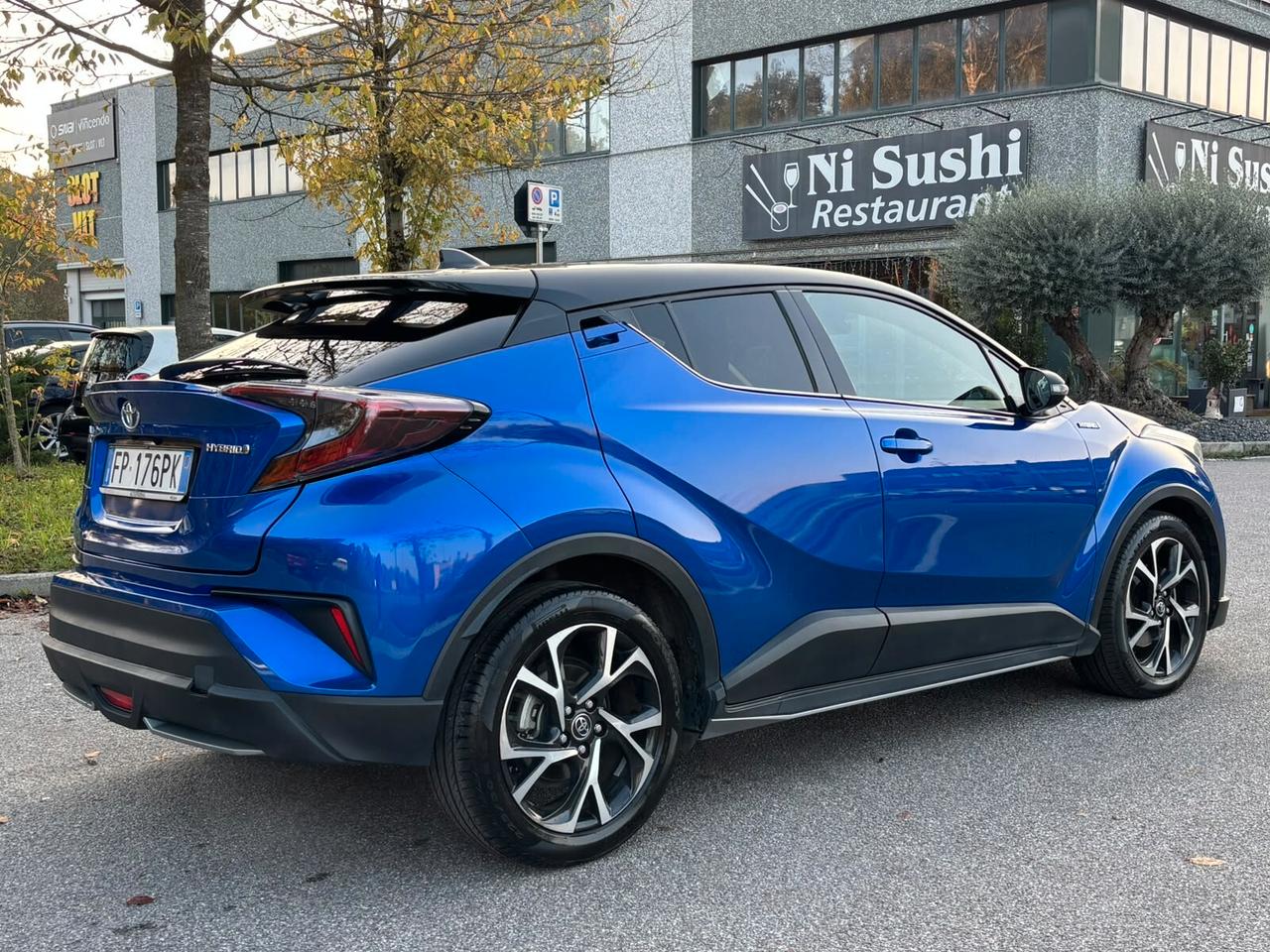 Toyota C-HR 1.8 Hybrid E-CVT Lounge