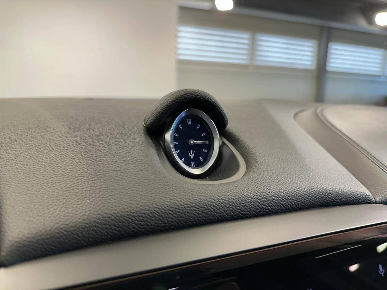 Maserati Ghibli Gransport 330cv