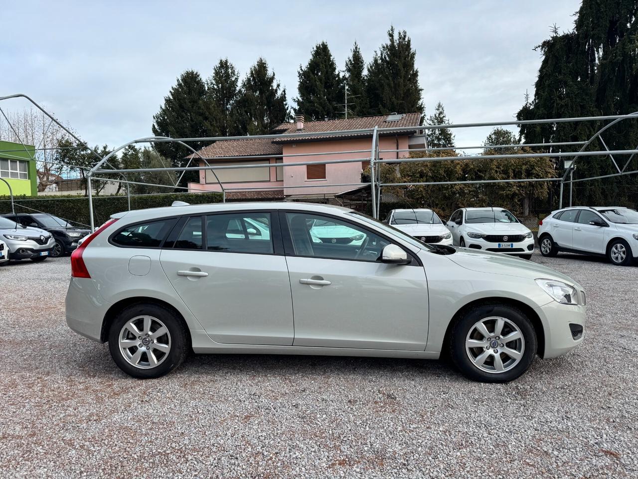 Volvo V60 T3 Momentum