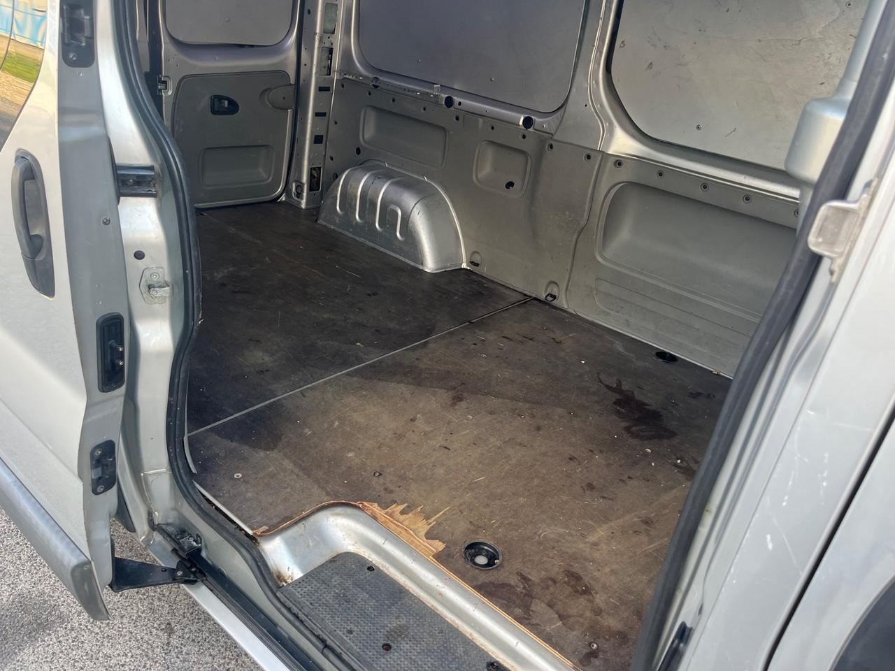Renault Trafic T29 1.9 dCi/100PC-TN Furg.Generiq