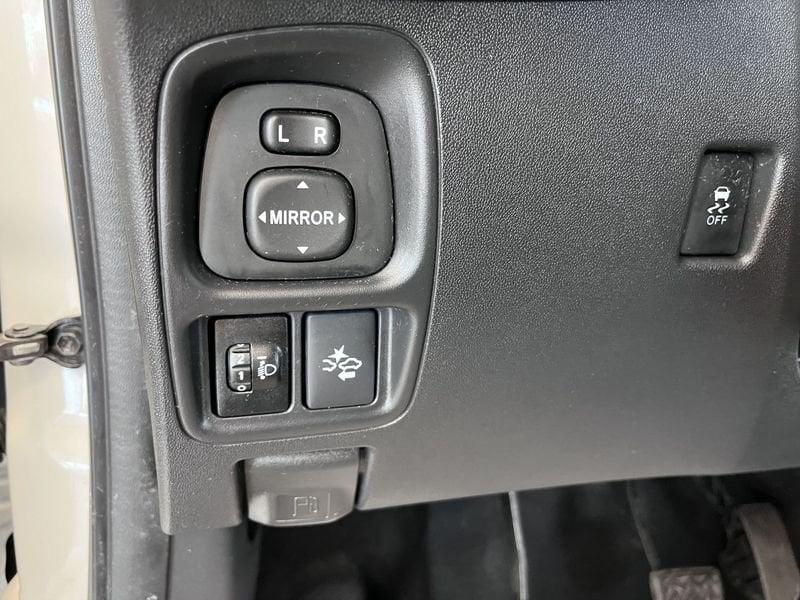 Toyota Aygo Aygo Connect 1.0 VVT-i 72 CV 5 porte x-play