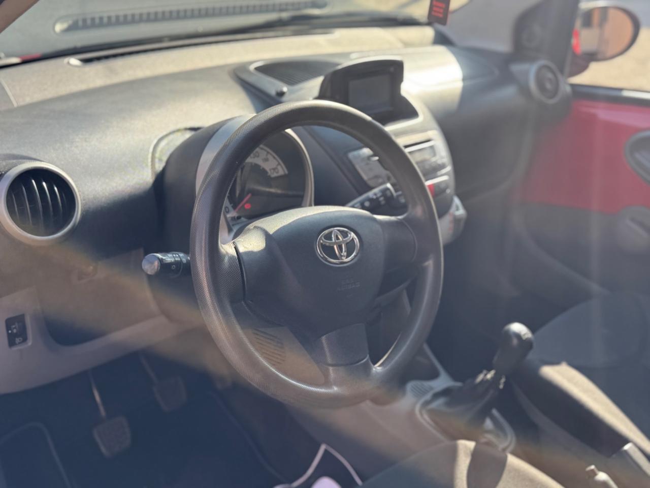 Toyota Aygo 1.0 12V VVT-i 5 porte Deep Ocean Connect